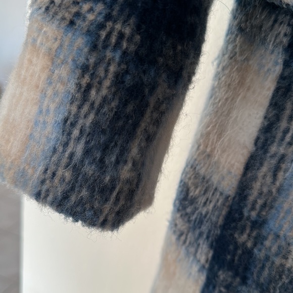 Blue checkered Fleece overcoat with pockets - Picture 4 of 7